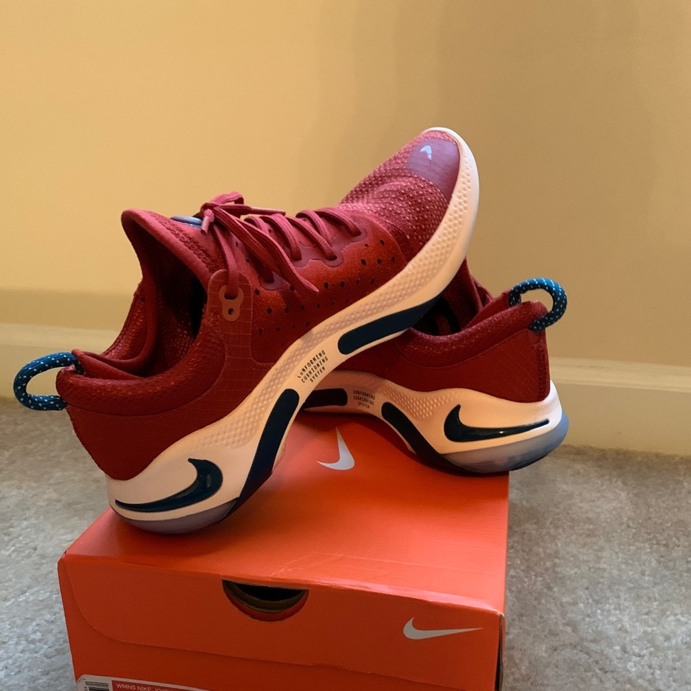 Women’s Nike Joyride shoes- size 8.5